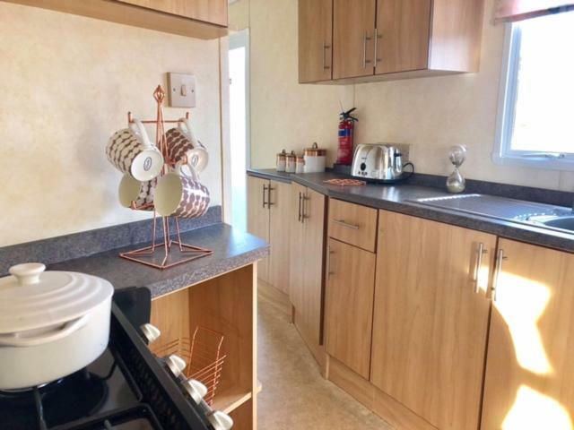 Caravan 50. Nairn Lochloy Holiday Park 외부 사진