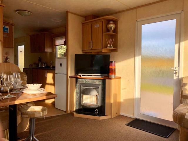Caravan 50. Nairn Lochloy Holiday Park 외부 사진